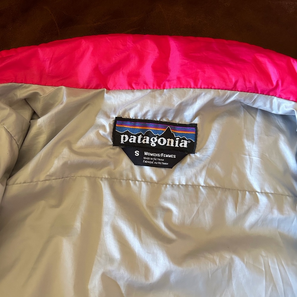 Patagonia Quilted Lightweight Packable Jacket - Picture 3 of 10
